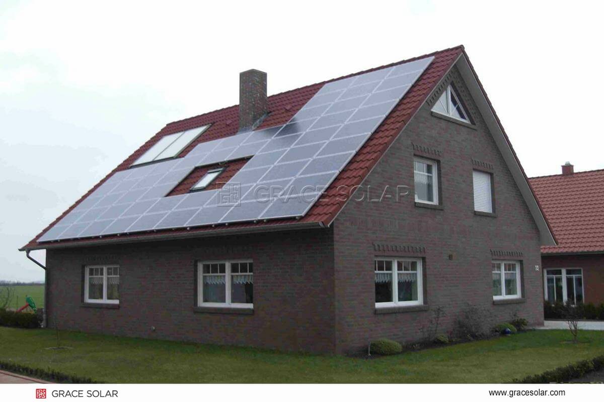 Instalación de abrazadera Grace Solar en techo metálico - Certificación AS/NZS