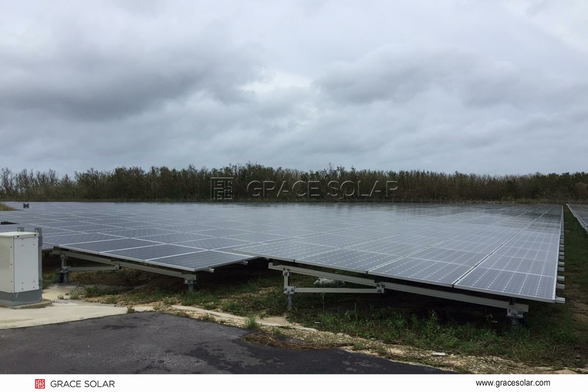 Diagrama de instalación del sujetador para techos de junta alzada Grace Solar