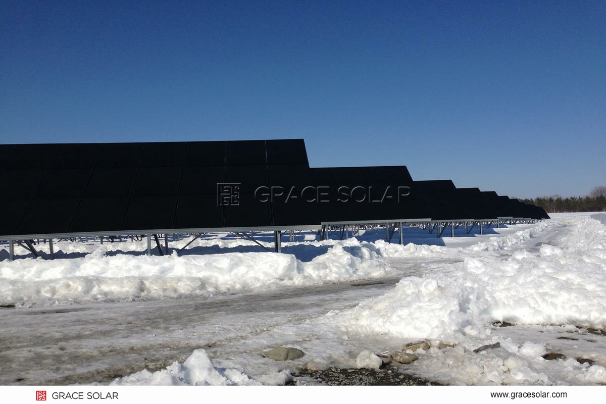 Granja Solar en Canadá con Seguidor GS-Light y Robot Automático